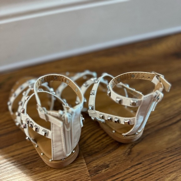 TAHARI girls white and tan studded gladiator sandals (size 13) - Picture 4 of 5